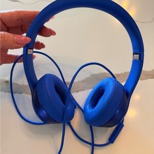 BEATS BY DRE - SOLO Wired On-Ear Headphones in Blue - Lightweight Comfort